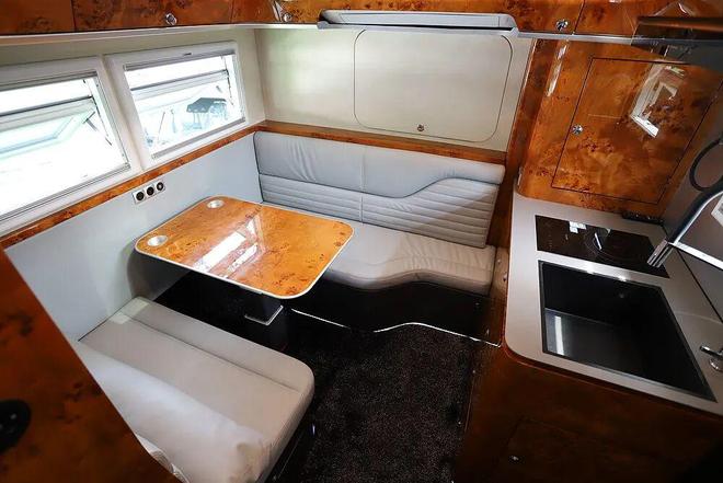 维车身重卡房车：康派斯陆地A380-天阙AG真人游戏地址全球首款整体金属模具碳纤(图13)